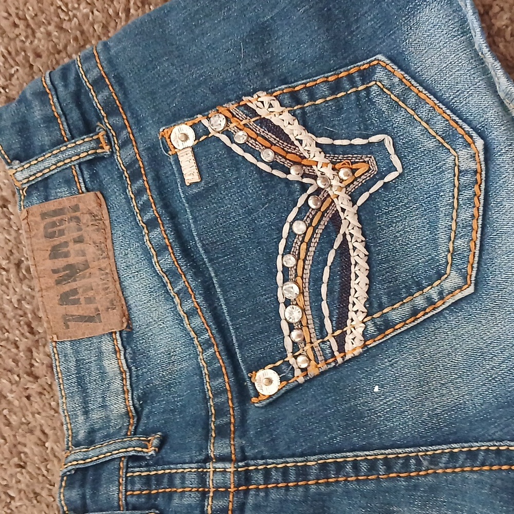 Zana Di Women's Jweled Denim Shorts - Picture 9 of 13